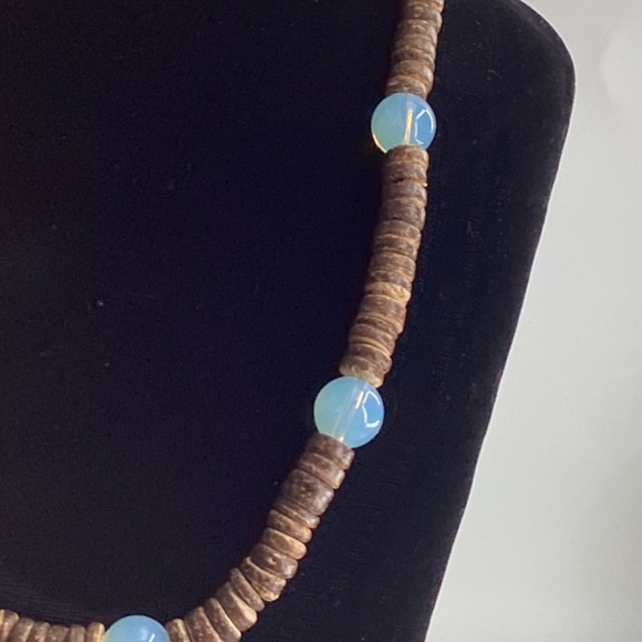 ✨ Mama Helen’s Handmade Blue Moonstone Necklace – Rondelle Bead Accents ✨ - Picture 3 of 4